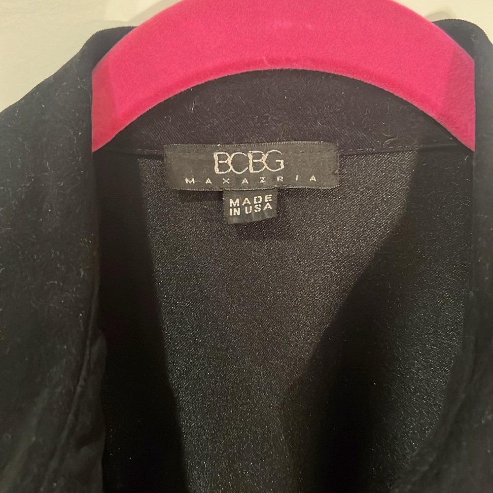 BCBG MAXEZRIA BLACK BUTTON DOWN SHIRT - Picture 2 of 8